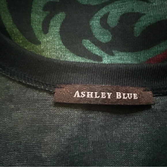 ASHLEY BLUE polyester/rayon v neck pullover - size L- worn 1x - Picture 5 of 6